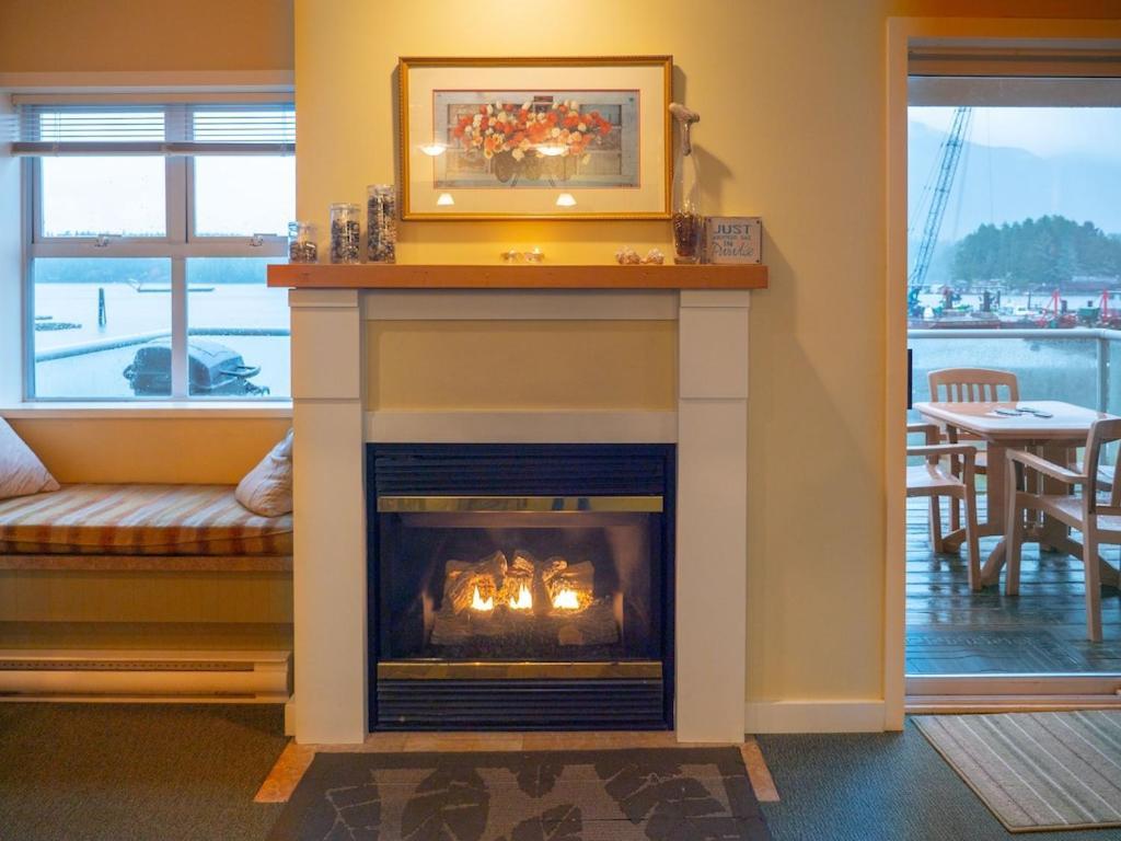 Waterfront View Of The Inlet, Short Walk To Town Apartment Tofino Exterior photo